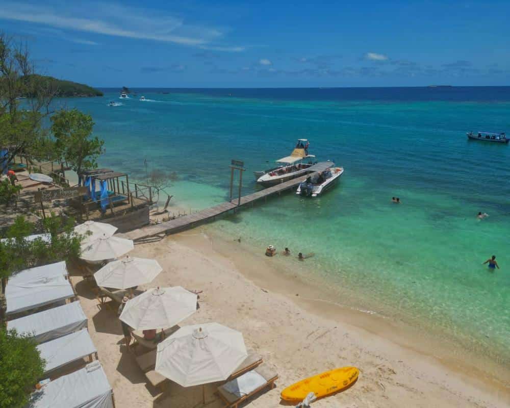Pasadía en Rosario Beach - Islas del rosario.